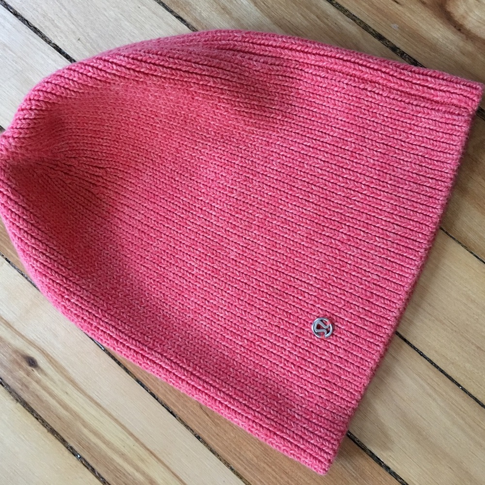 Lululemon beanie hat, salmon pink!